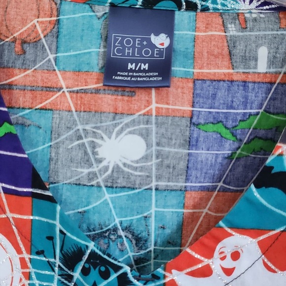 Zoe+Chloe Nursing Halloween glitter webbed scrub top Womens Size M - Picture 3 of 4
